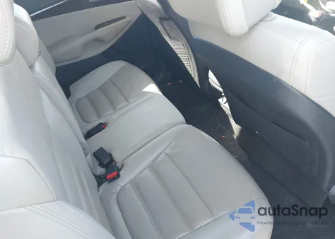 2016 Kia Sorento 2.4L Lx z USA, uszkodzony, nr VIN 5XYPGDA36GG037651